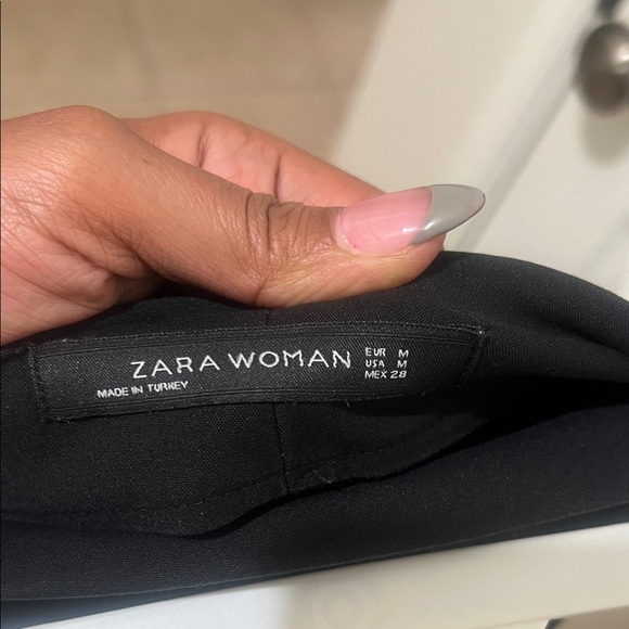 Zara Classic Black Pencil Skirt - Picture 3 of 6